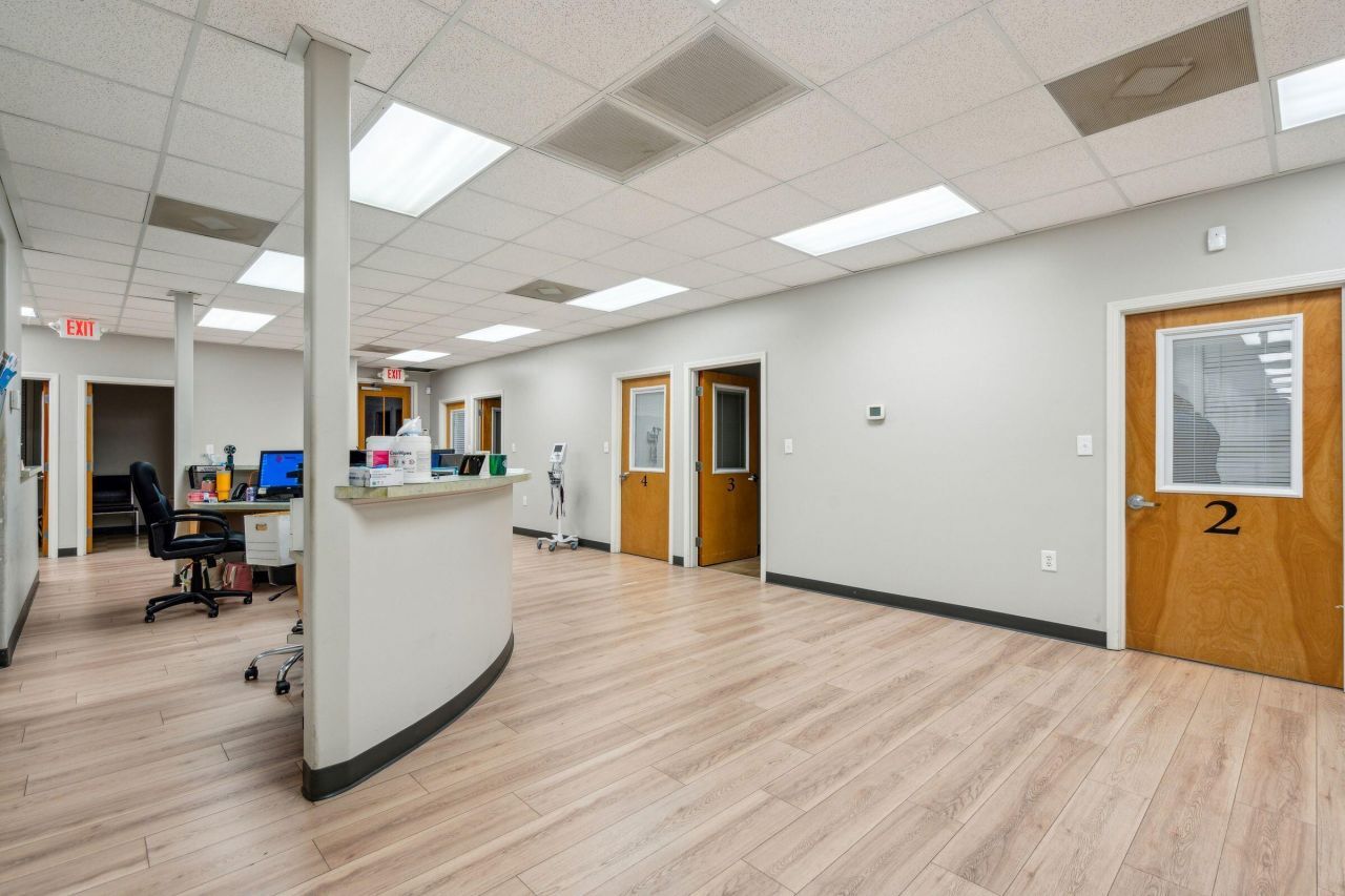 5880 Rivers Avenue Photo 26