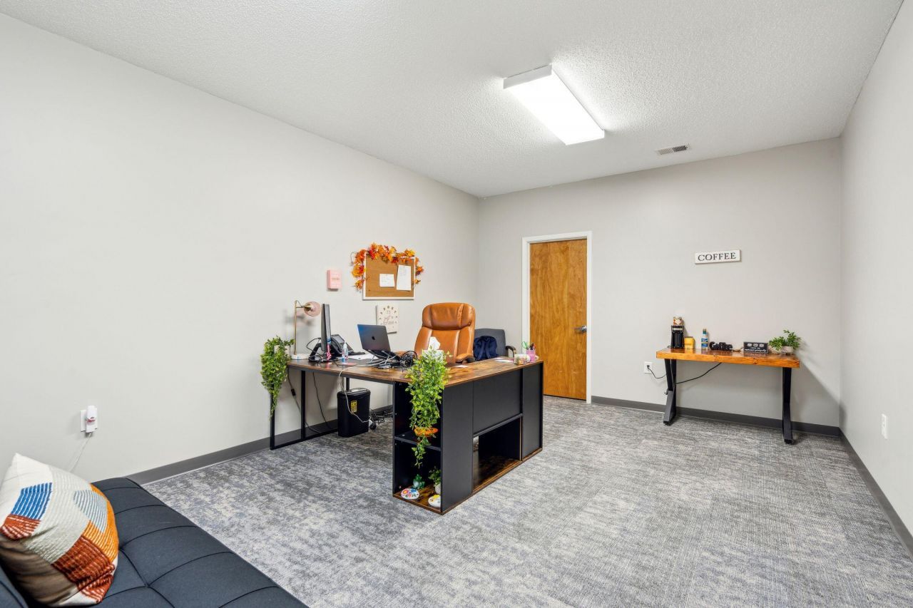 5880 Rivers Avenue Photo 30