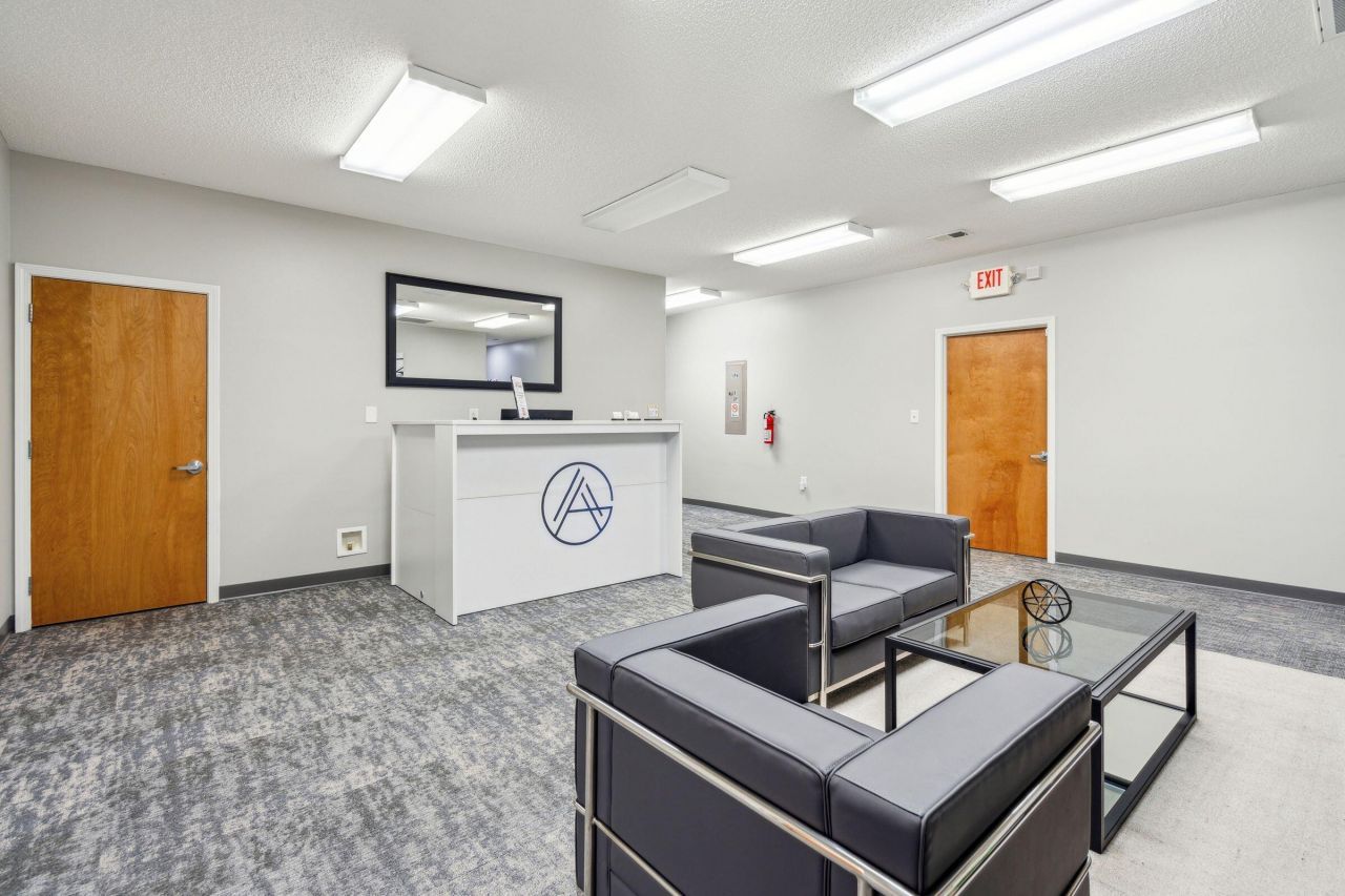 5880 Rivers Avenue Photo 33