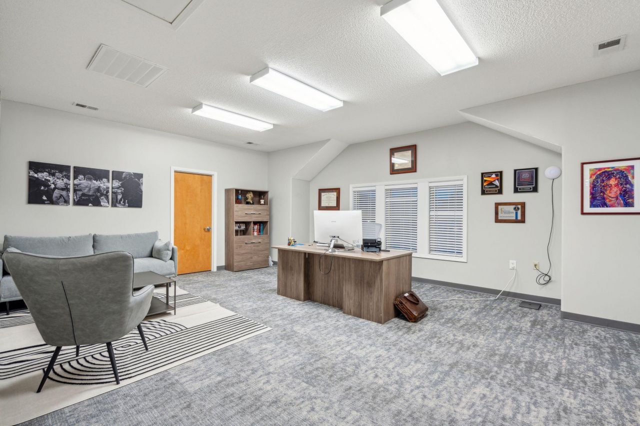 5880 Rivers Avenue Photo 36