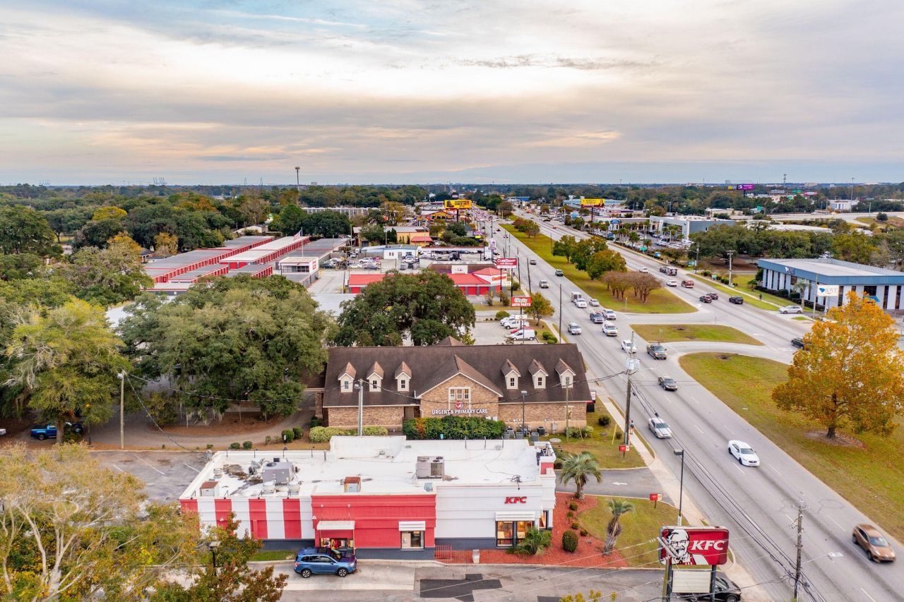 5880 Rivers Avenue Photo 38