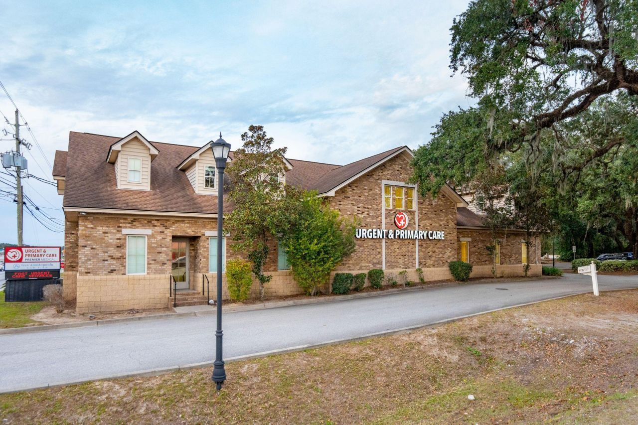 5880 Rivers Avenue Photo 4