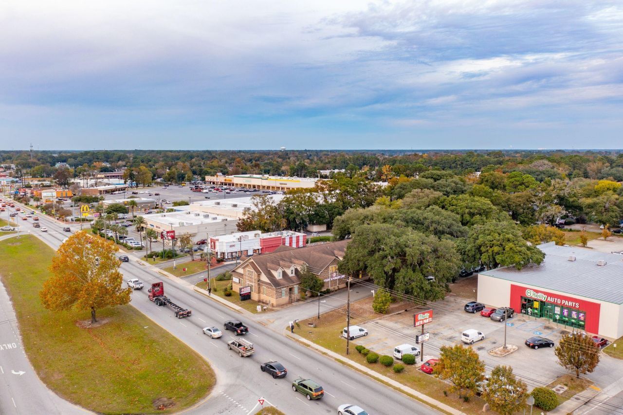 5880 Rivers Avenue Photo 40