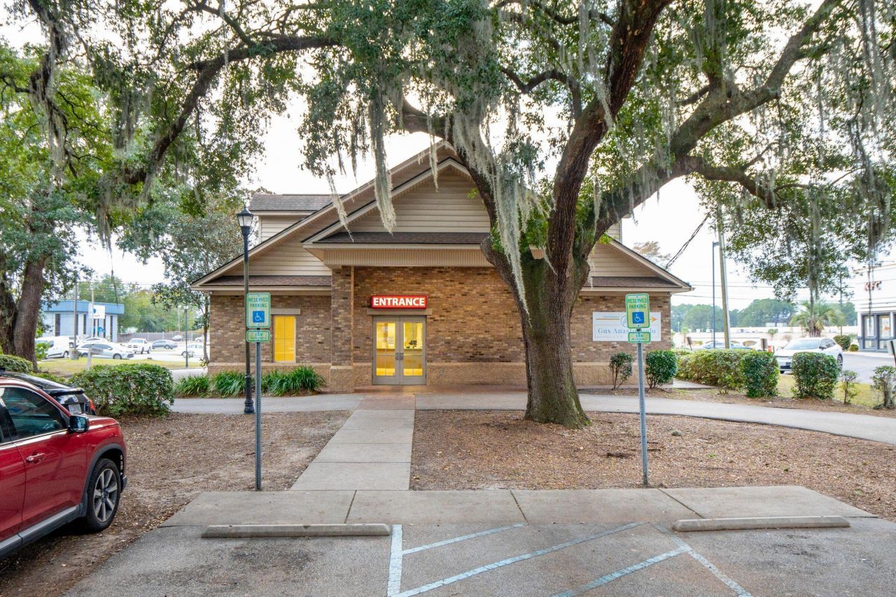 5880 Rivers Avenue Photo 7