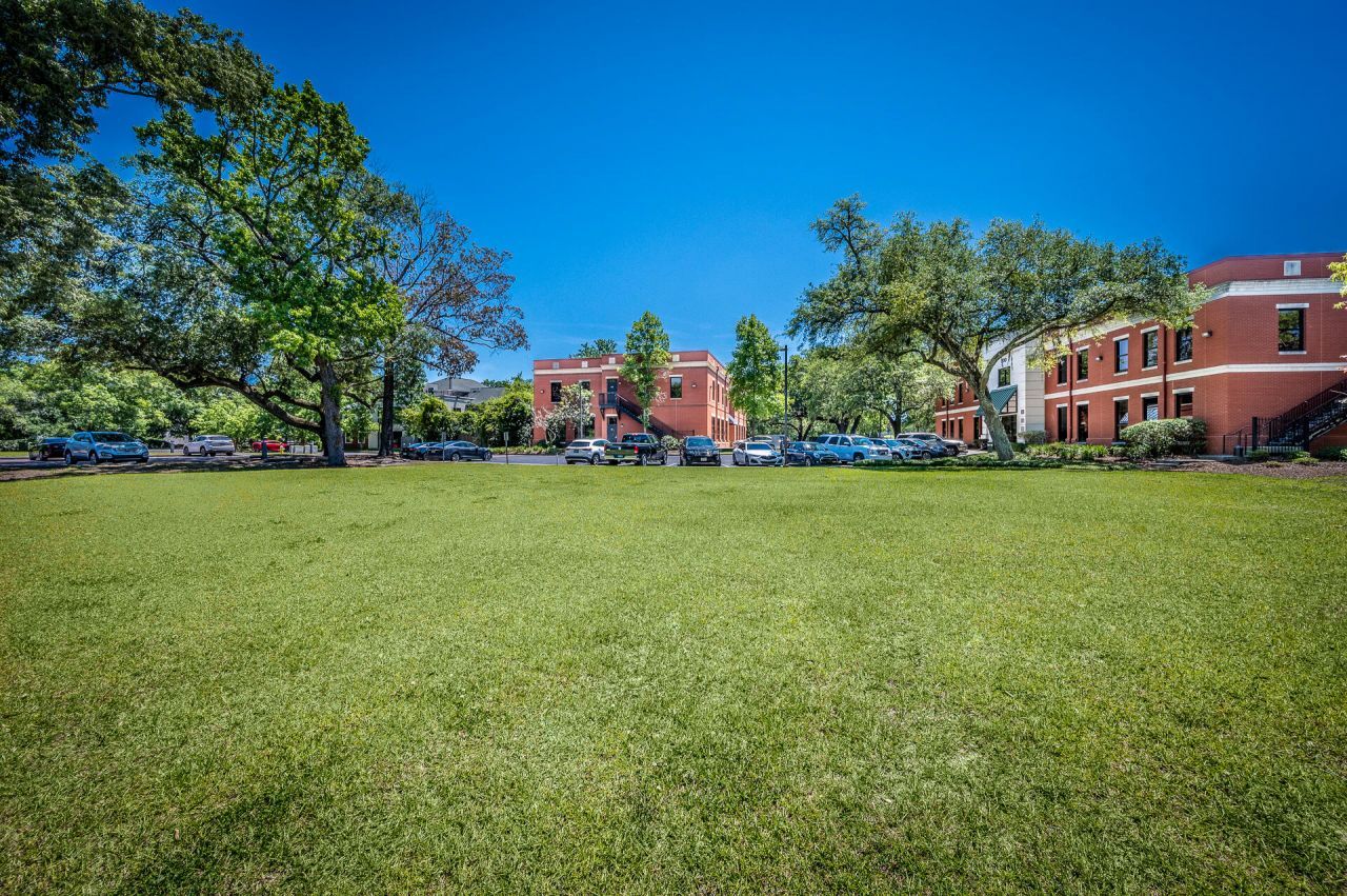 3520 W Montague Avenue Photo 8