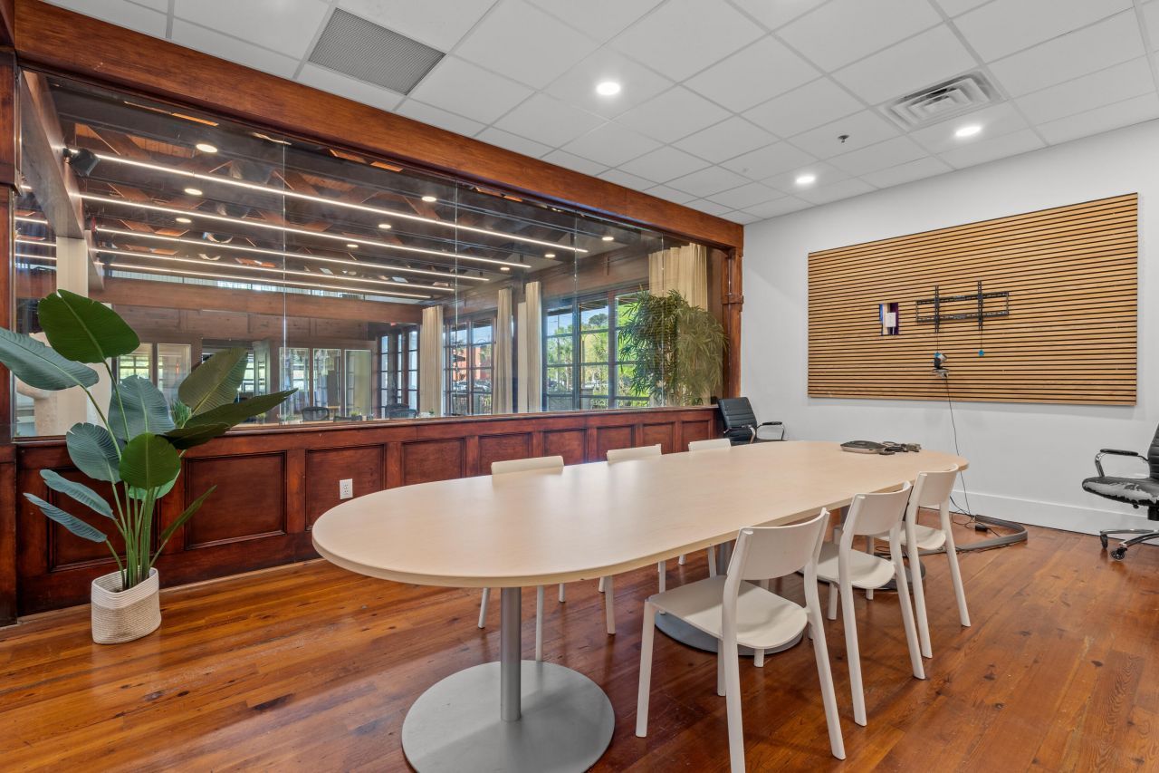 1028 Johnnie Dodds Boulevard Photo 11