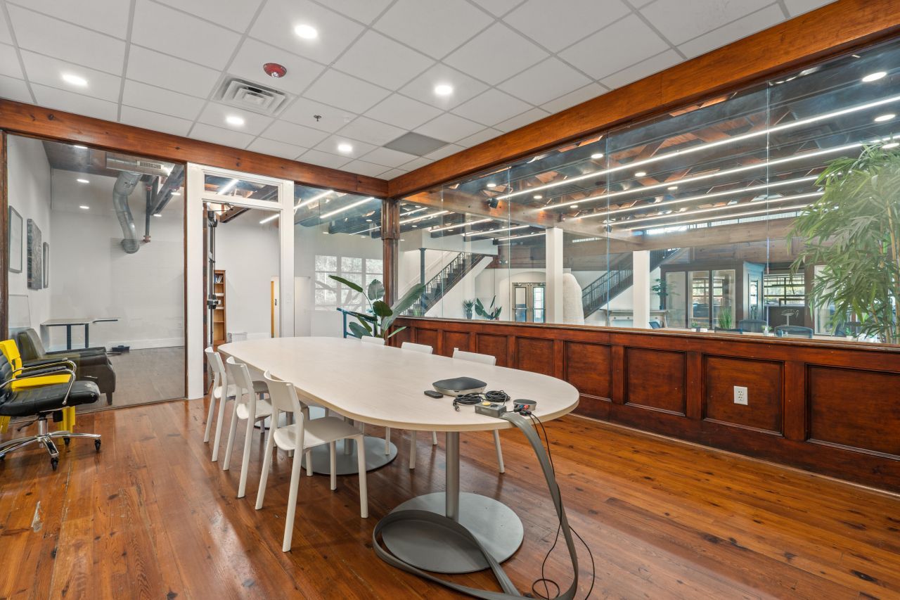 1028 Johnnie Dodds Boulevard Photo 12