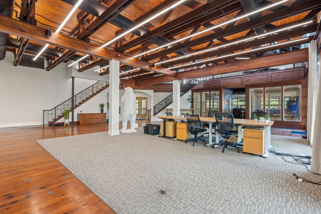 1028 Johnnie Dodds Boulevard Photo 13