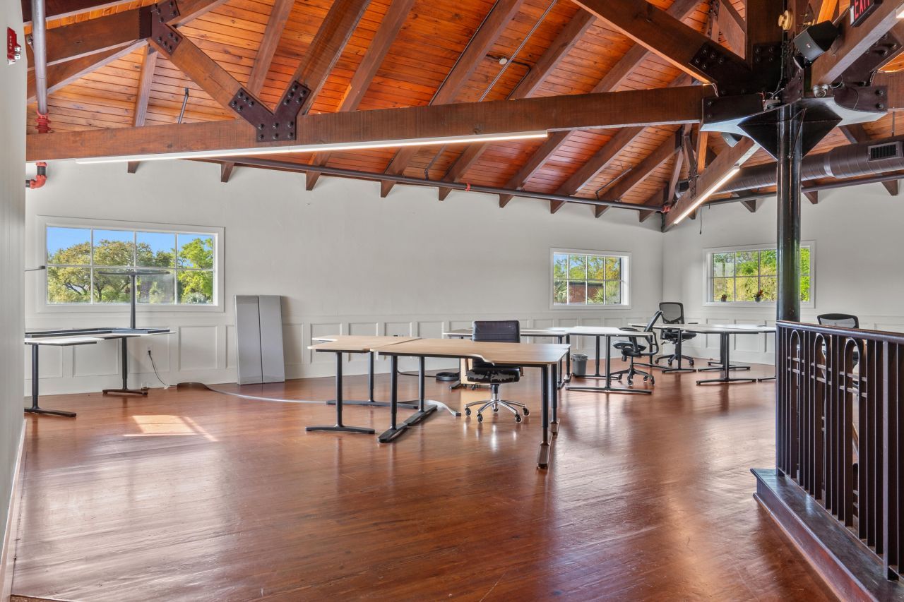 1028 Johnnie Dodds Boulevard Photo 14