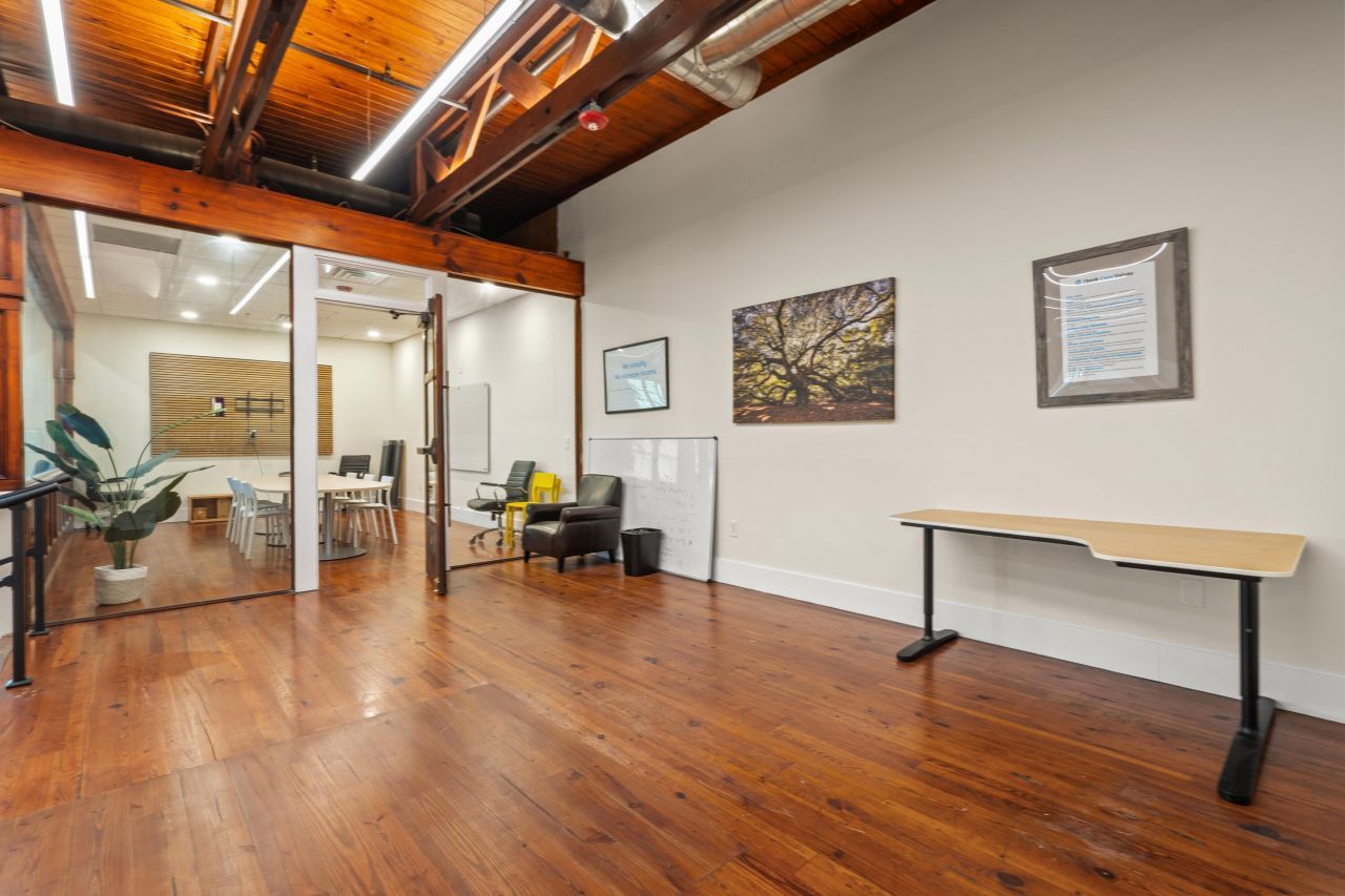 1028 Johnnie Dodds Boulevard Photo 17