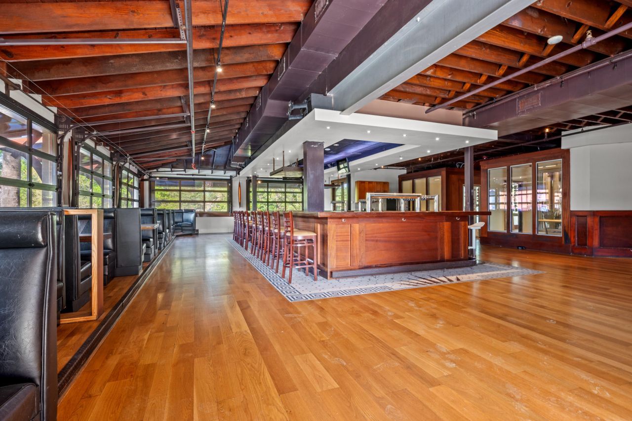 1028 Johnnie Dodds Boulevard Photo 18