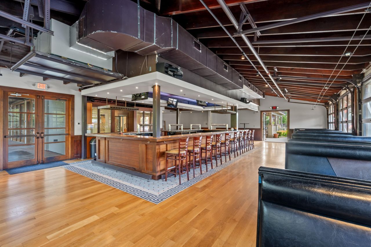 1028 Johnnie Dodds Boulevard Photo 19