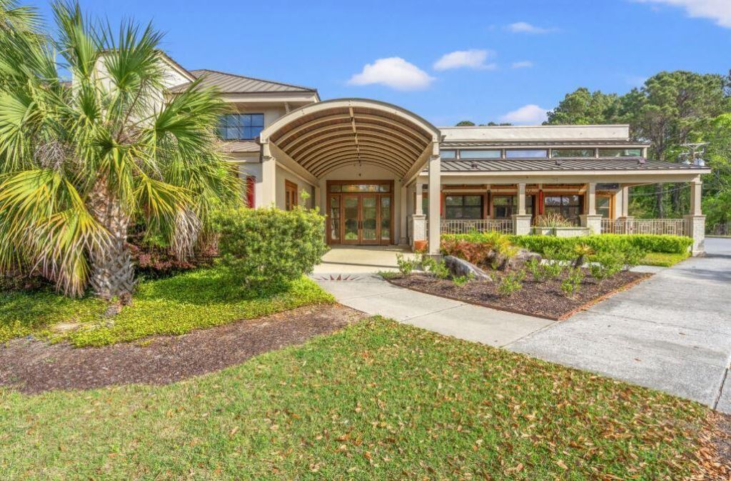 1028 Johnnie Dodds Boulevard Photo 21