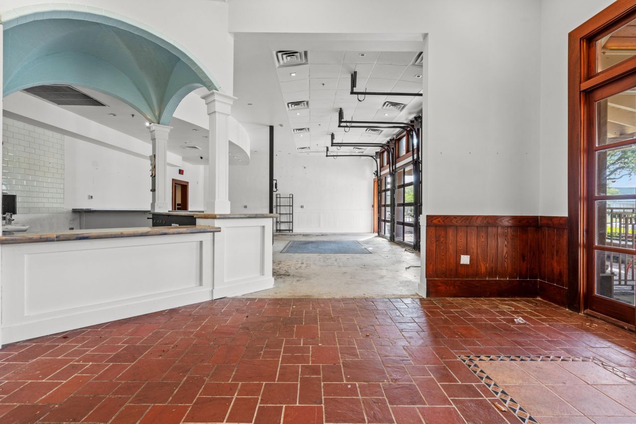 1028 Johnnie Dodds Boulevard Photo 7