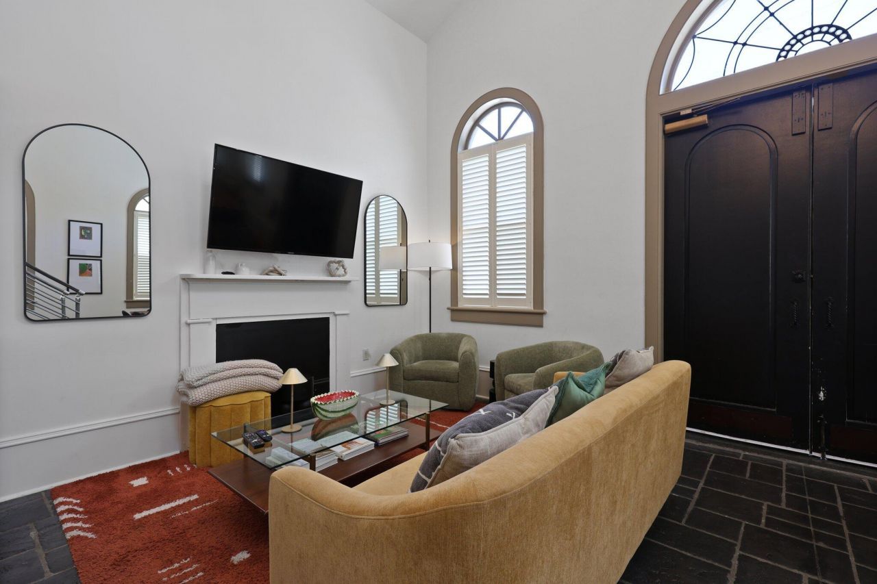 221 Ashley Avenue Photo 11