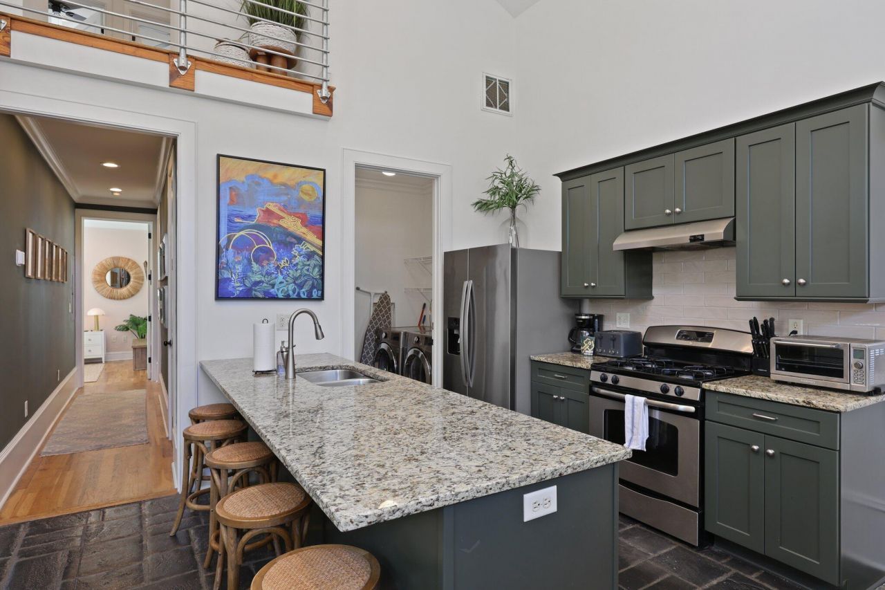 221 Ashley Avenue Photo 13