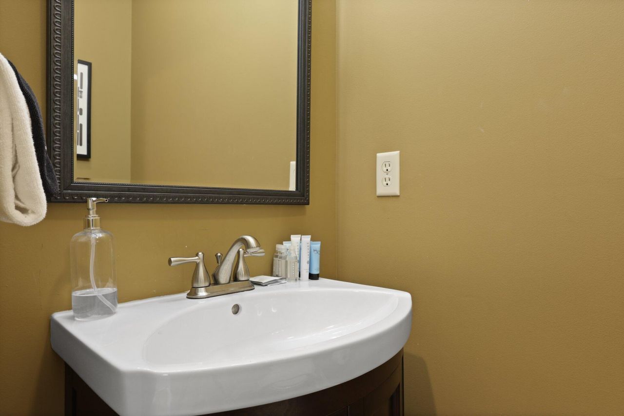 221 Ashley Avenue Photo 18