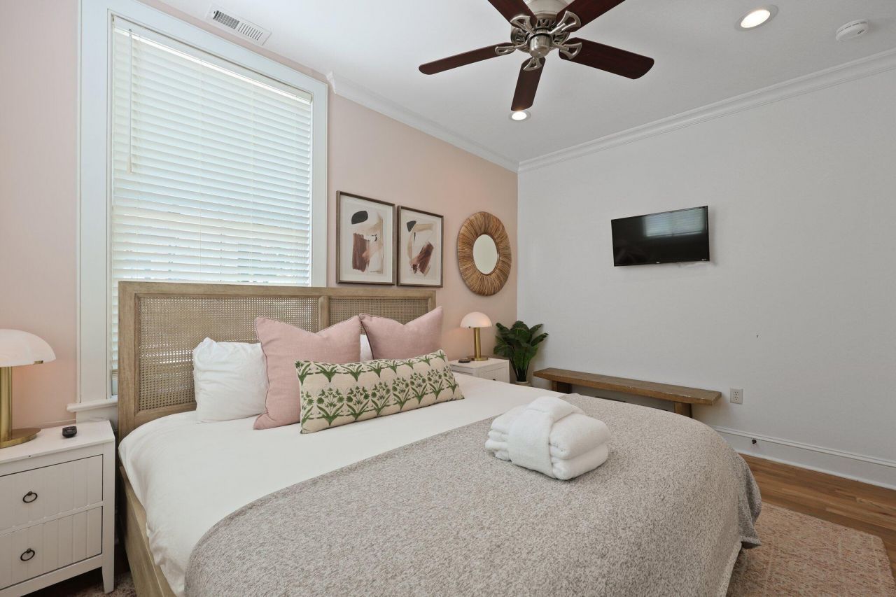 221 Ashley Avenue Photo 24