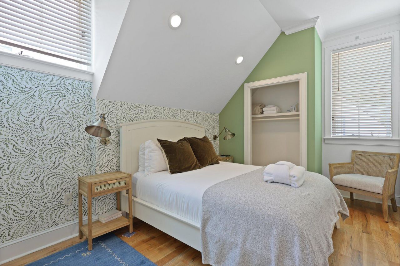 221 Ashley Avenue Photo 28