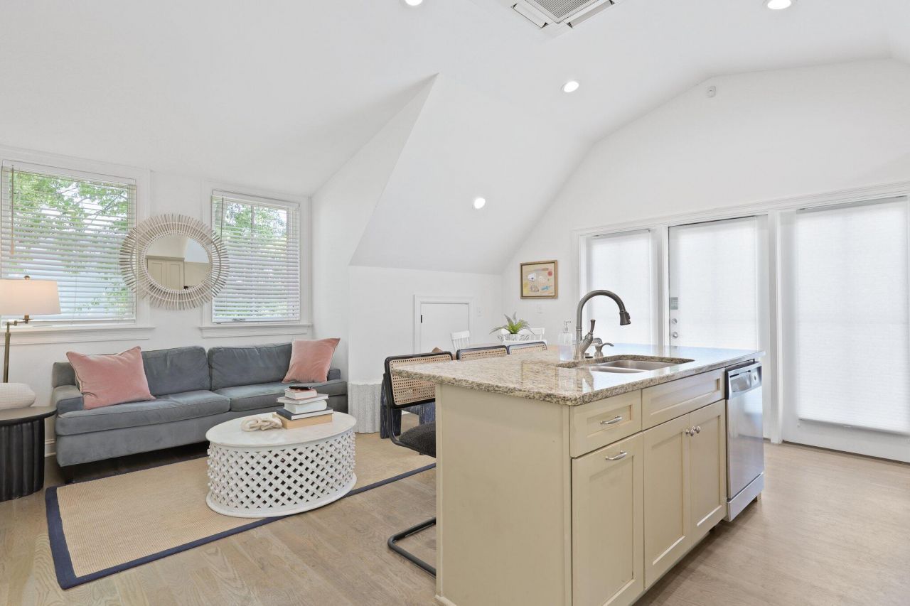 221 Ashley Avenue Photo 33