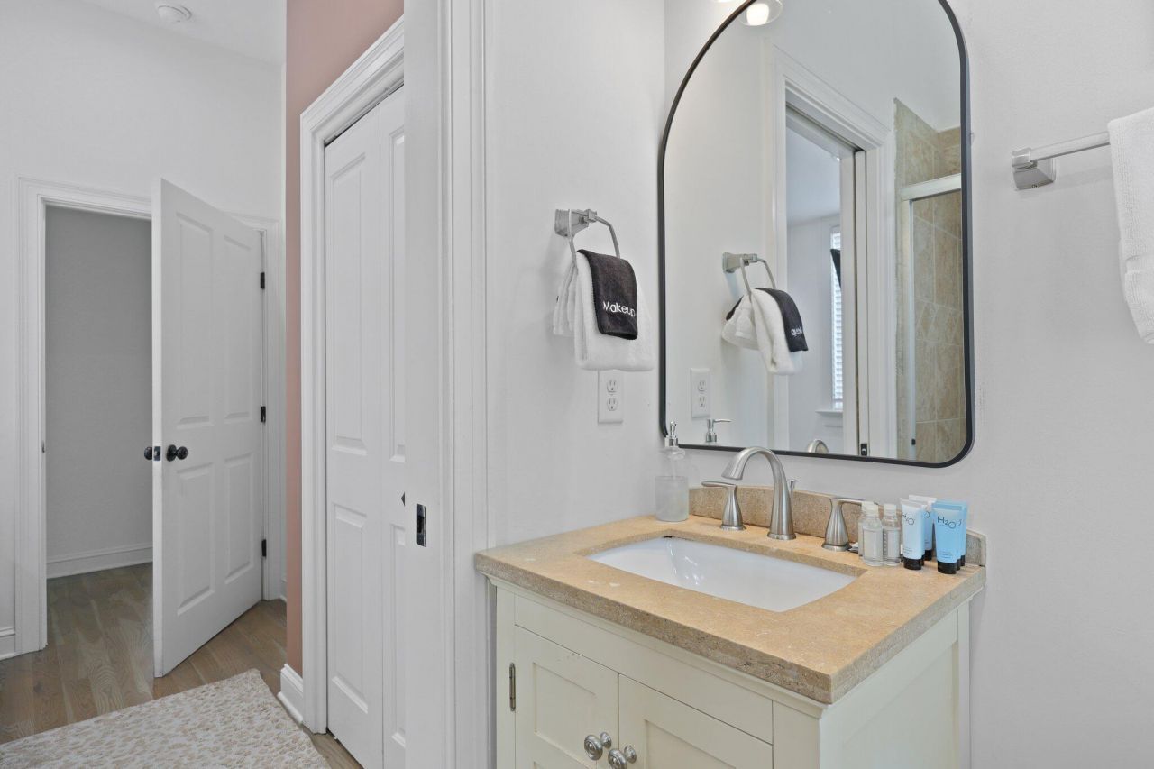 221 Ashley Avenue Photo 44