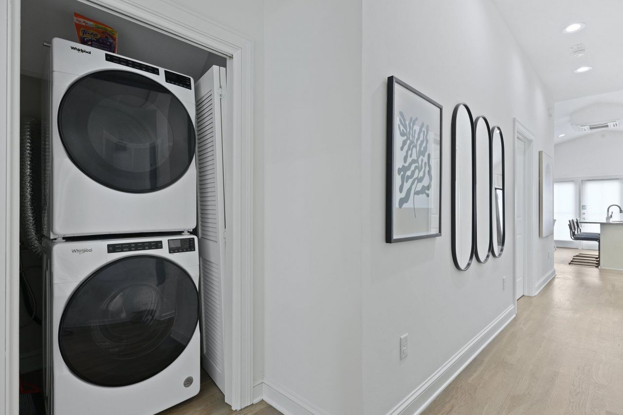 221 Ashley Avenue Photo 46