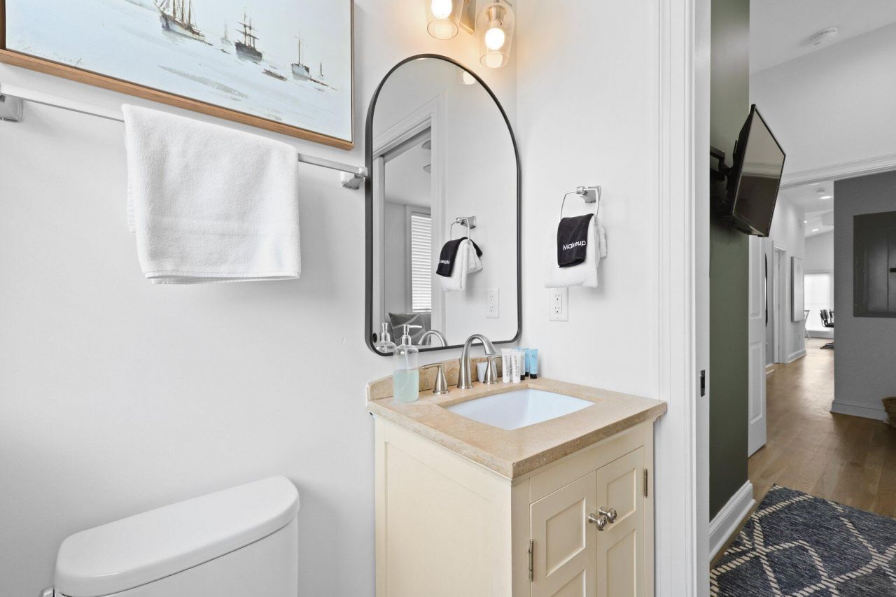 221 Ashley Avenue Photo 48