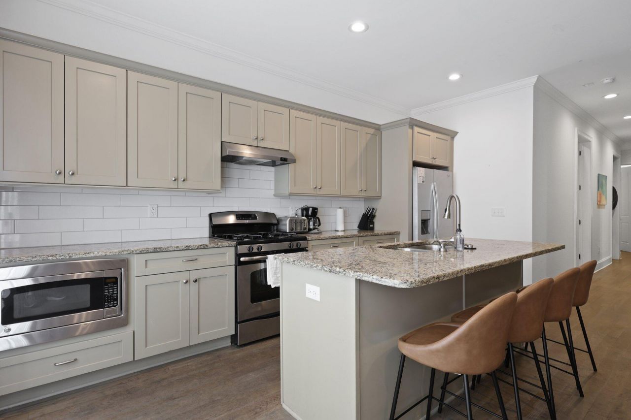 221 Ashley Avenue Photo 50