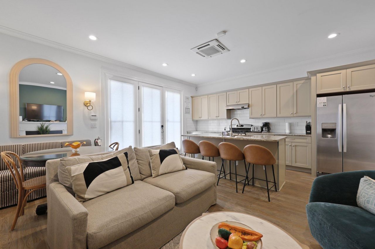 221 Ashley Avenue Photo 56