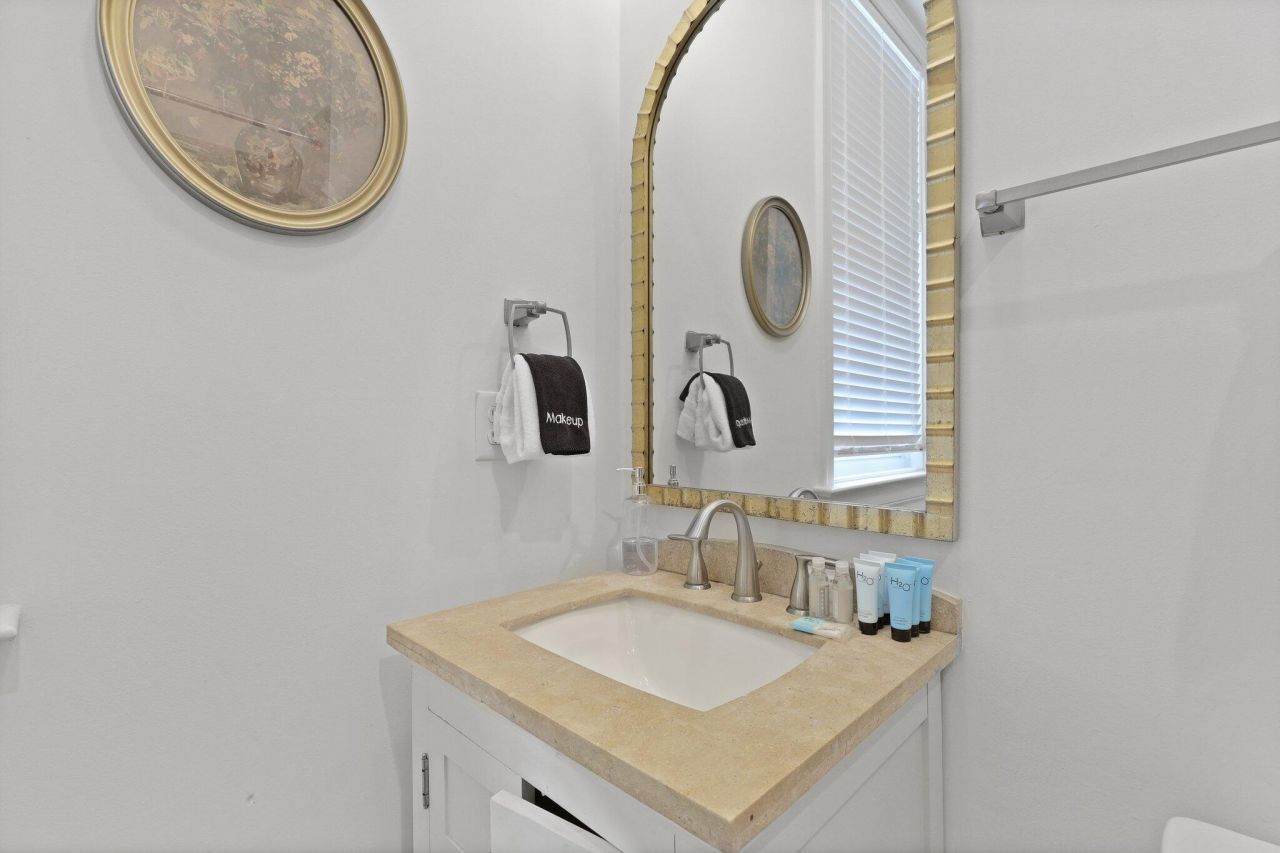 221 Ashley Avenue Photo 63