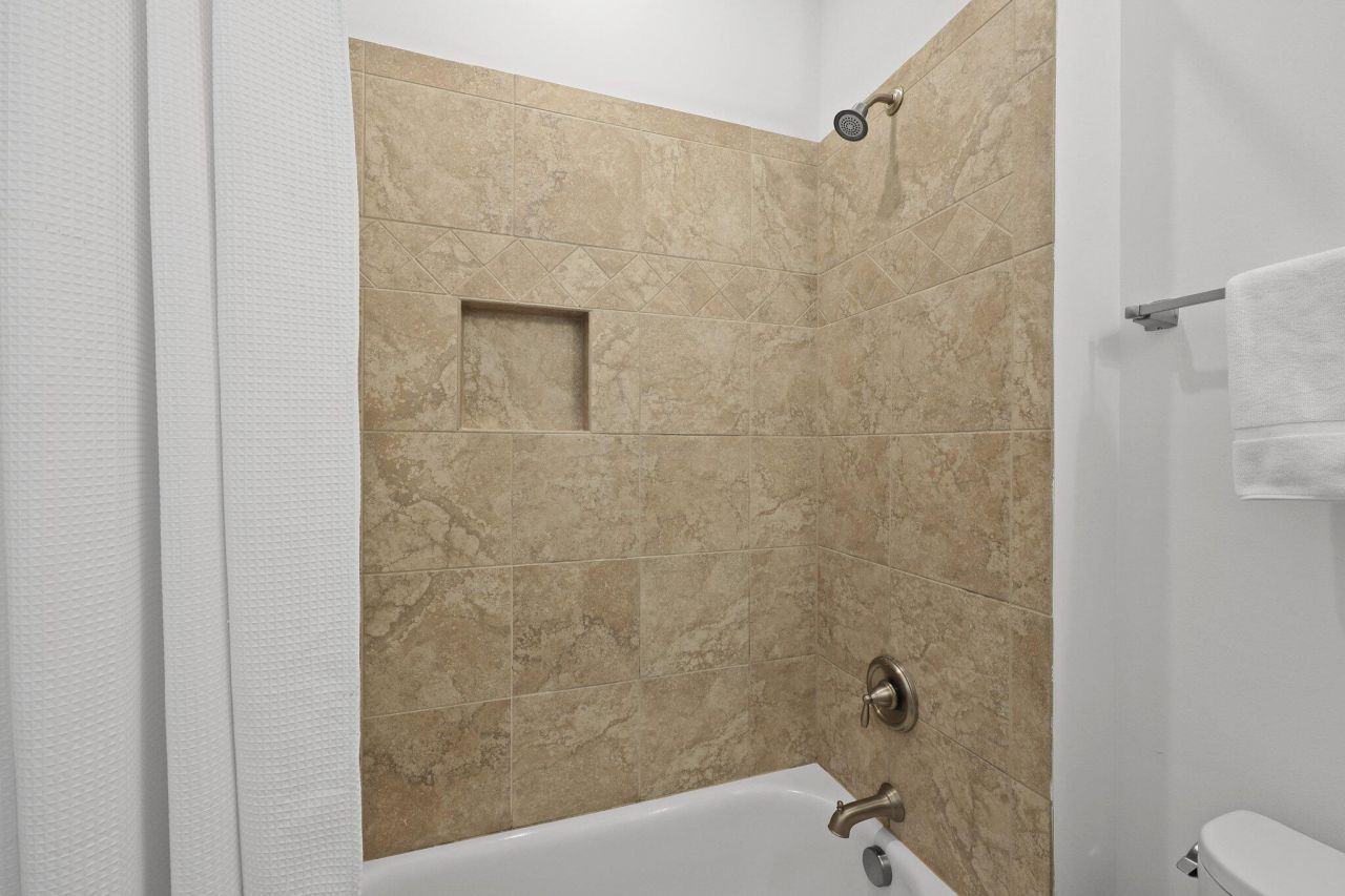 221 Ashley Avenue Photo 67