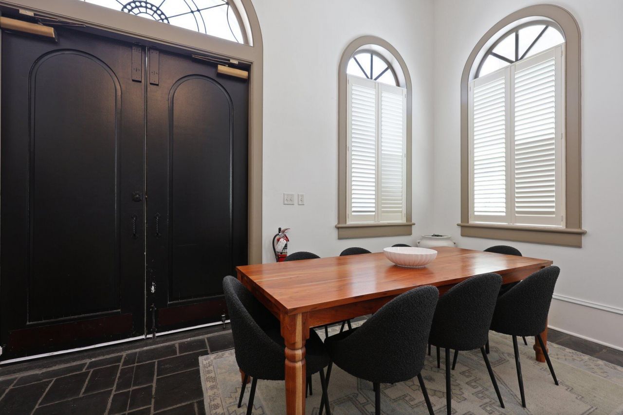 221 Ashley Avenue Photo 8