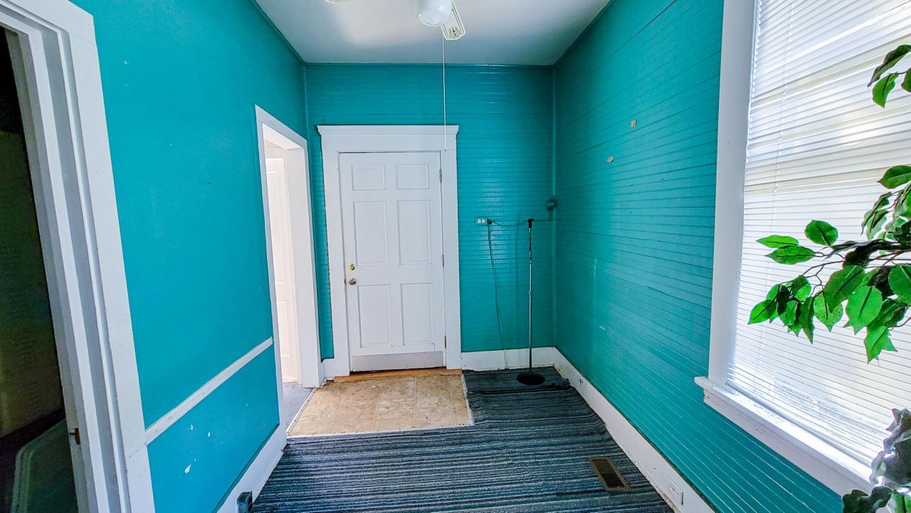 83 Weed Avenue  Photo 12