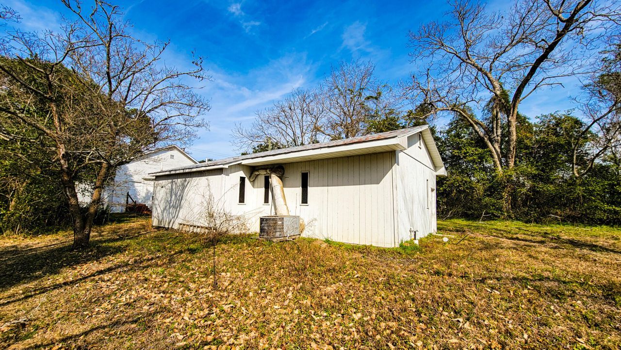 83 Weed Avenue  Photo 17