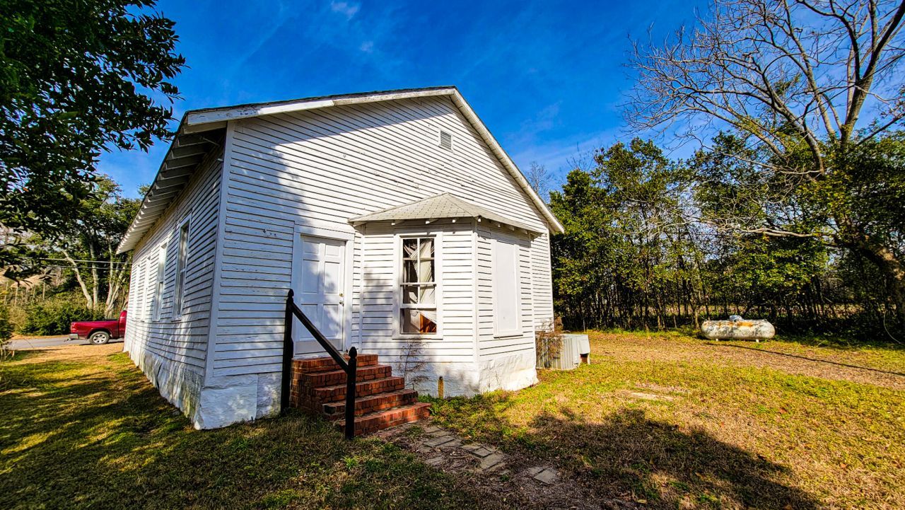 83 Weed Avenue  Photo 4