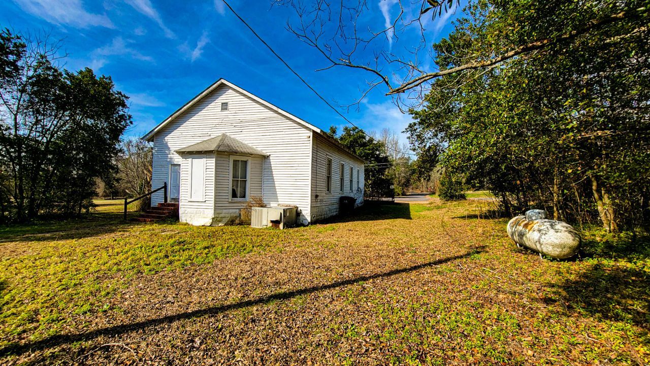 83 Weed Avenue  Photo 5