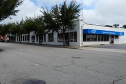 946 Middleton Street photo 4