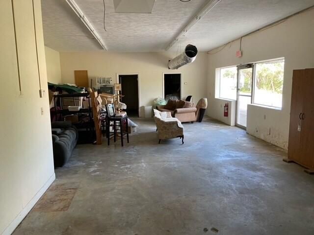 946 Middleton Street Photo 6