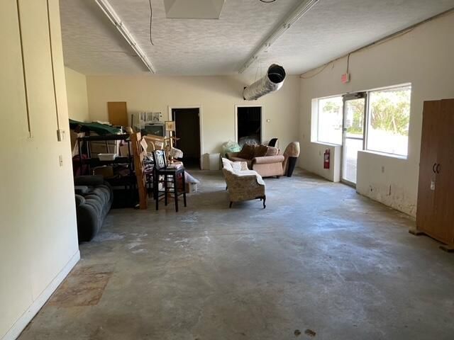 946 Middleton Street Photo 6
