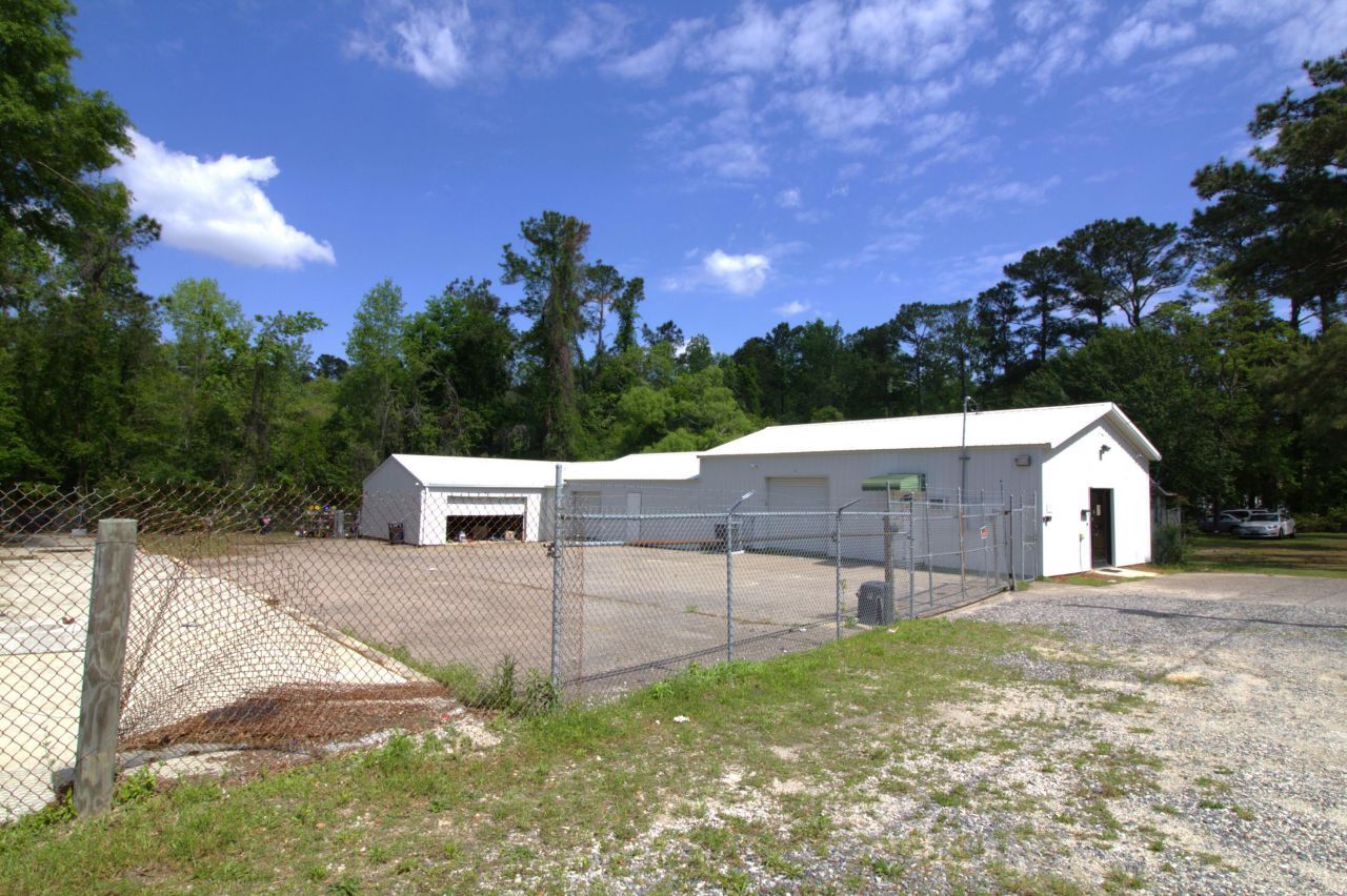 1169 Royle Road Photo 1