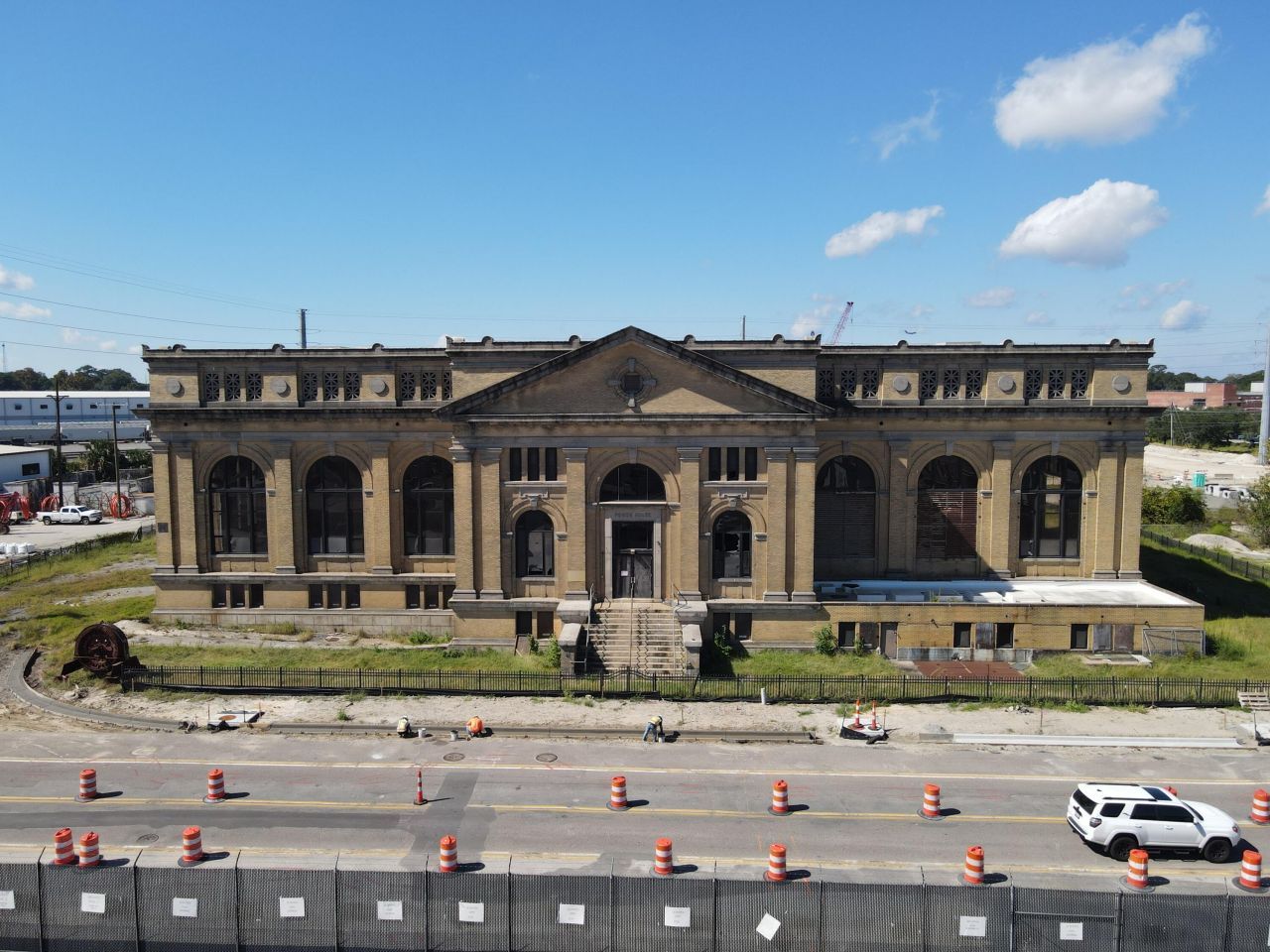 1975 N Hobson Avenue Photo 2