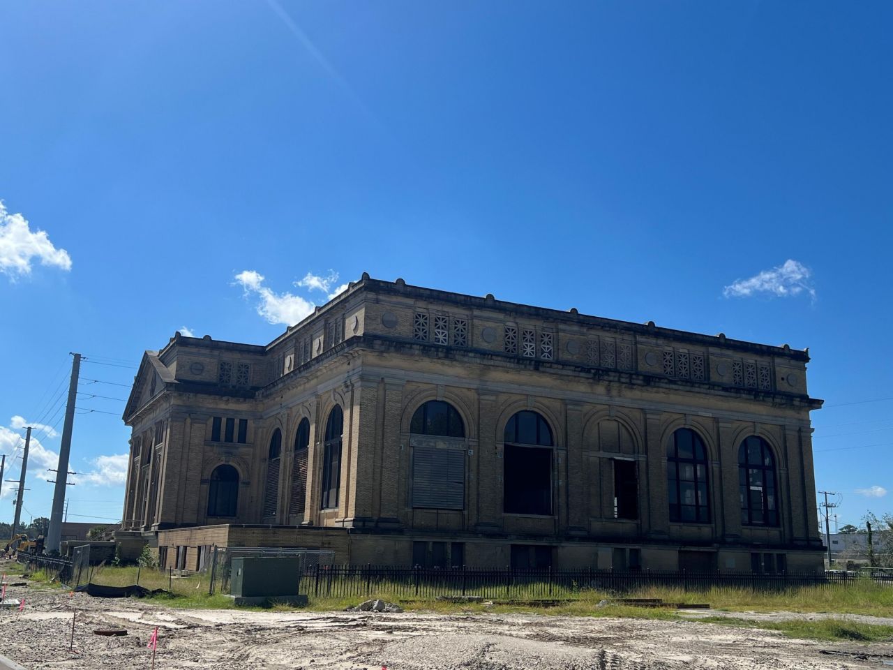 1975 N Hobson Avenue Photo 4