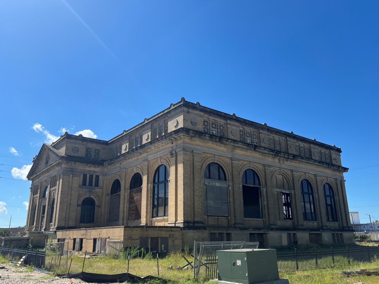 1975 N Hobson Avenue Photo 5