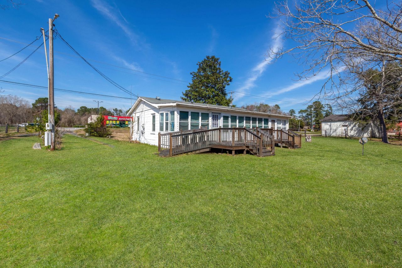 126 N Hwy 52 Photo 17