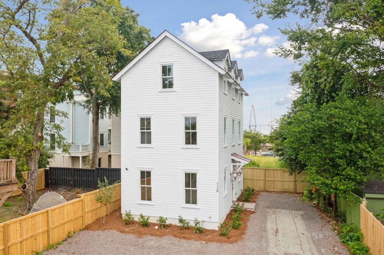 72 Drake Street  Photo 14