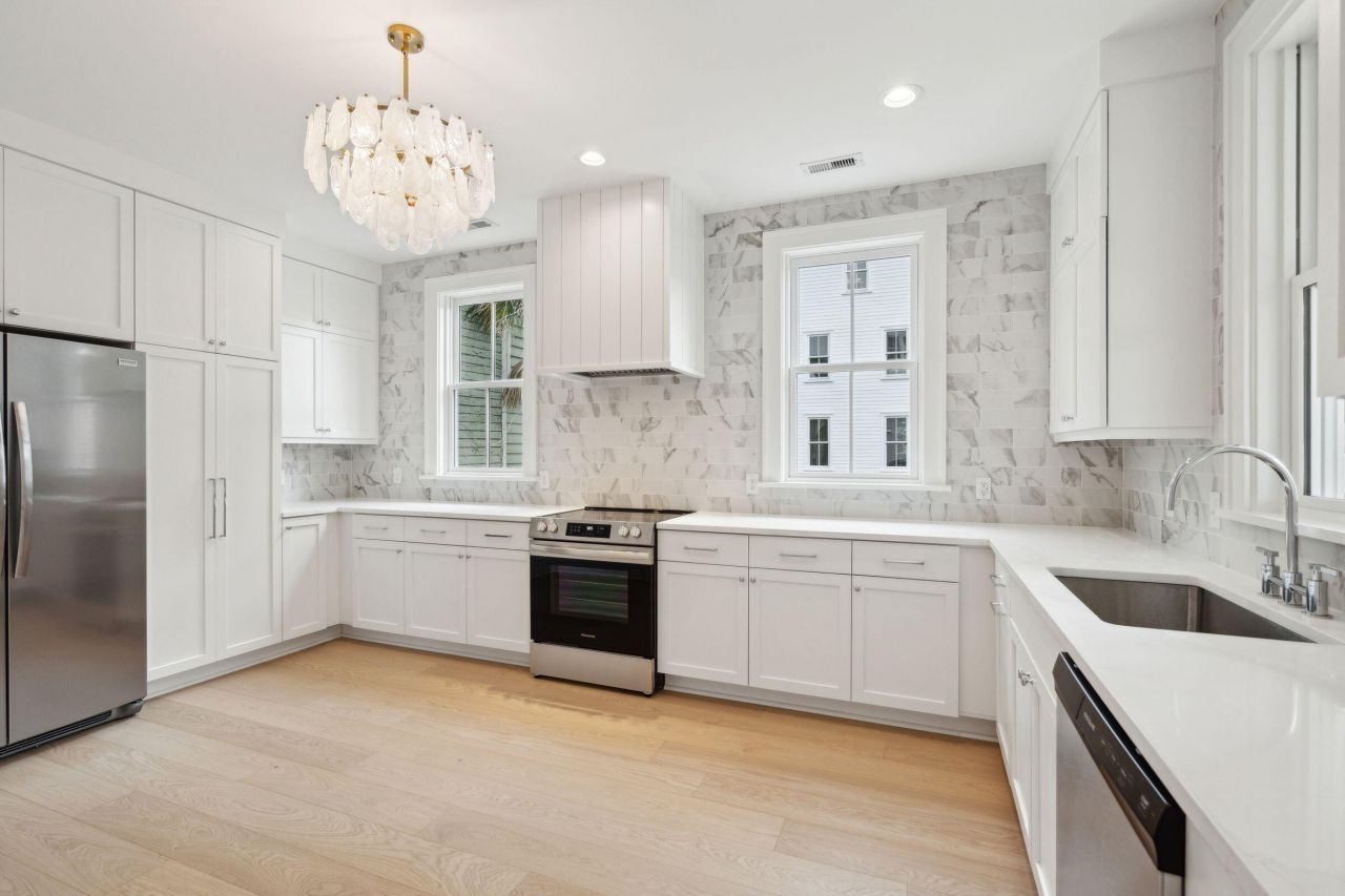 72 Drake Street  Photo 6