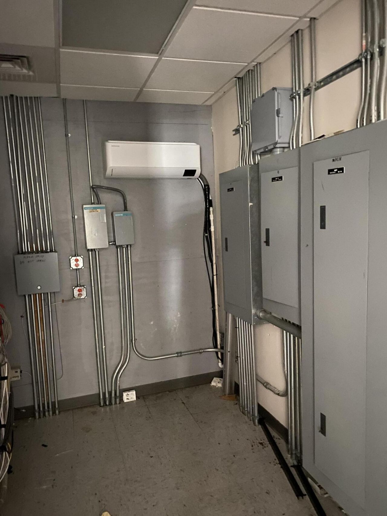 401 Robertson Boulevard Photo 17