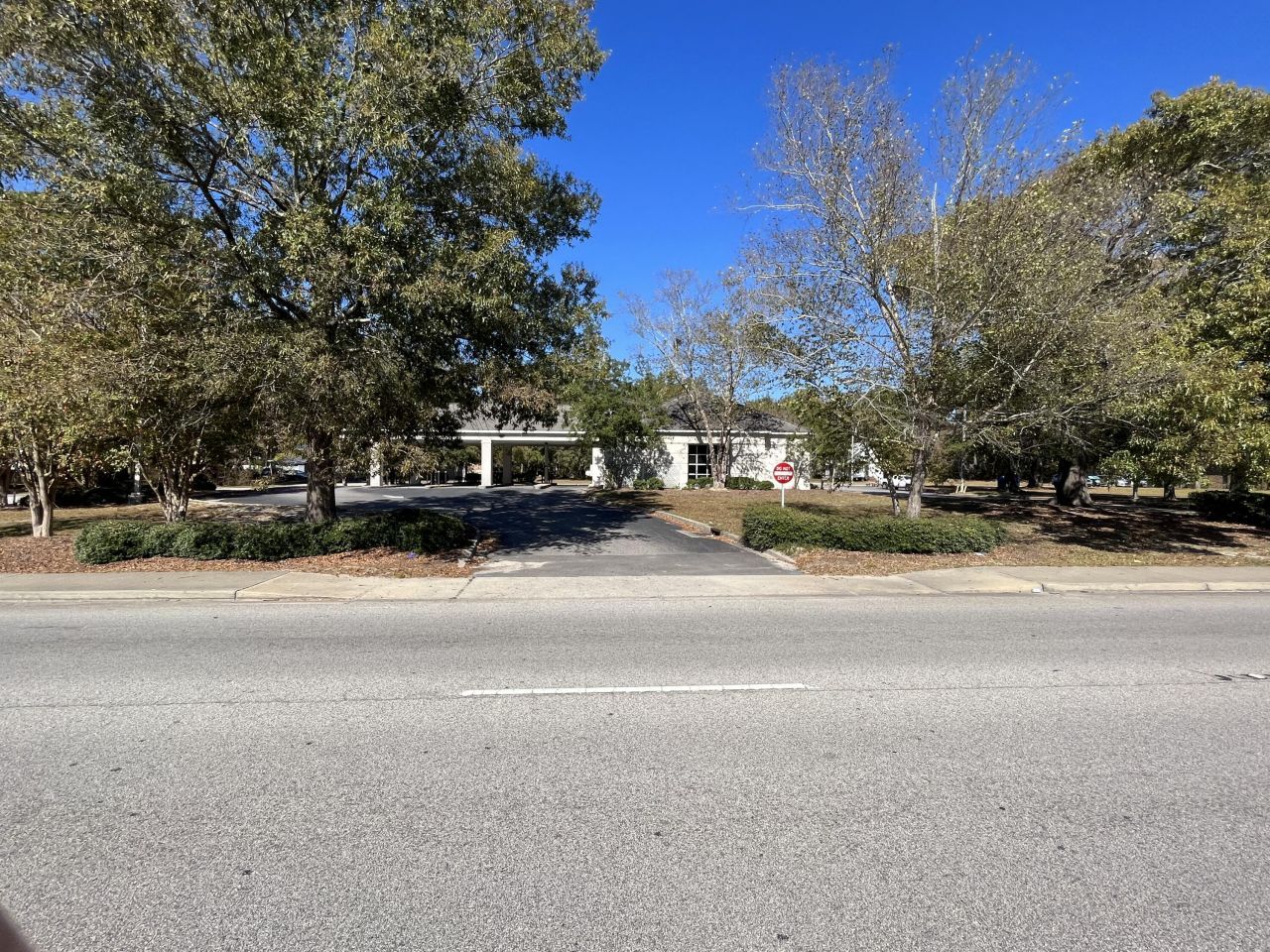 401 Robertson Boulevard Photo 18