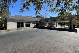 401 Robertson Boulevard photo 4