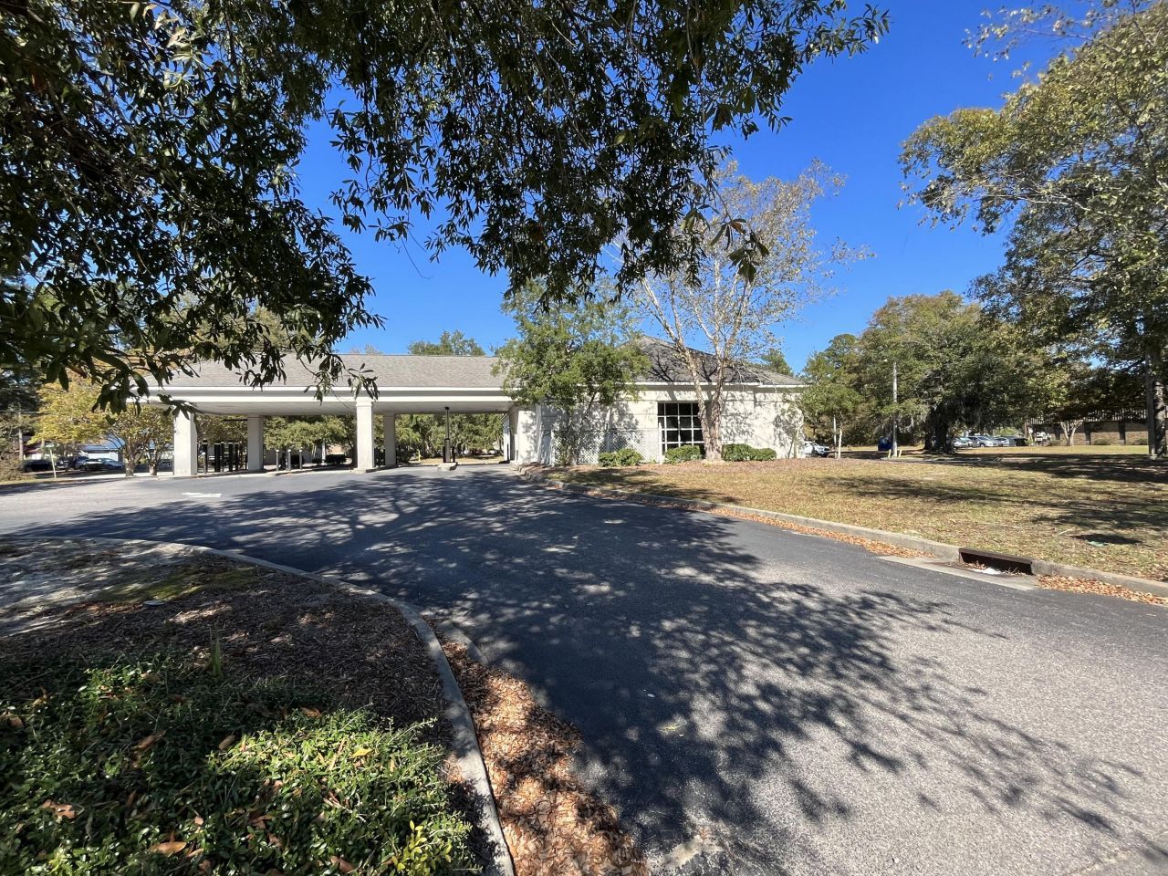 401 Robertson Boulevard Photo 25